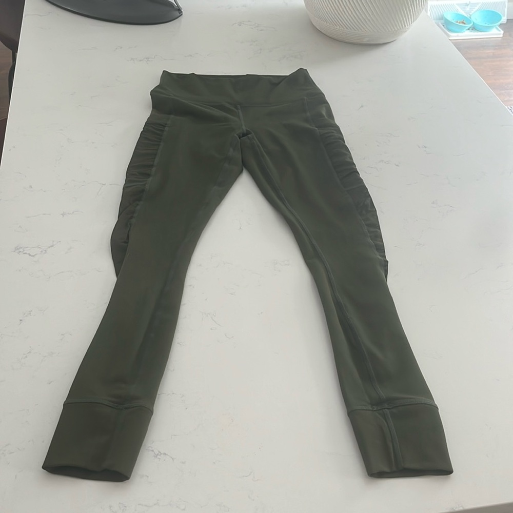 Dark green fabletics yoga pants